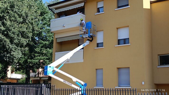 Progetto e direzione lavori di pitturazione prospetti di condoniminio — fotografia 7